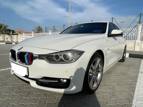 بي إم دبليو الفئة الثالثة - سيدان 328i 2014 مستعملة