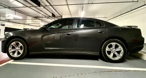 دودج تشارجر 3.6L SXT premium 2014 مستعملة