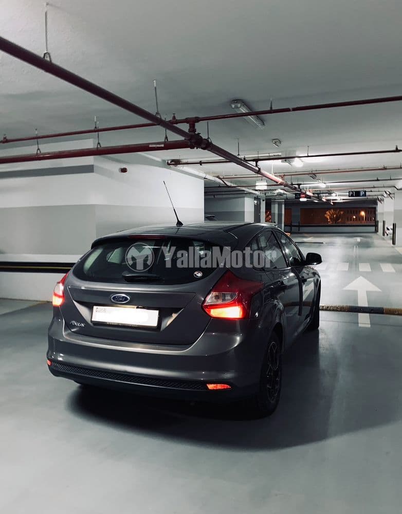 مستعملة فورد فوكس 1.6L Hatchback 2012