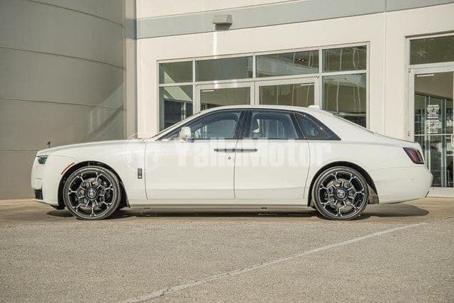 New Rolls Royce Ghost 6.6L Black Badge 2025