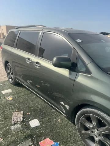 Used Toyota Sienna 2011