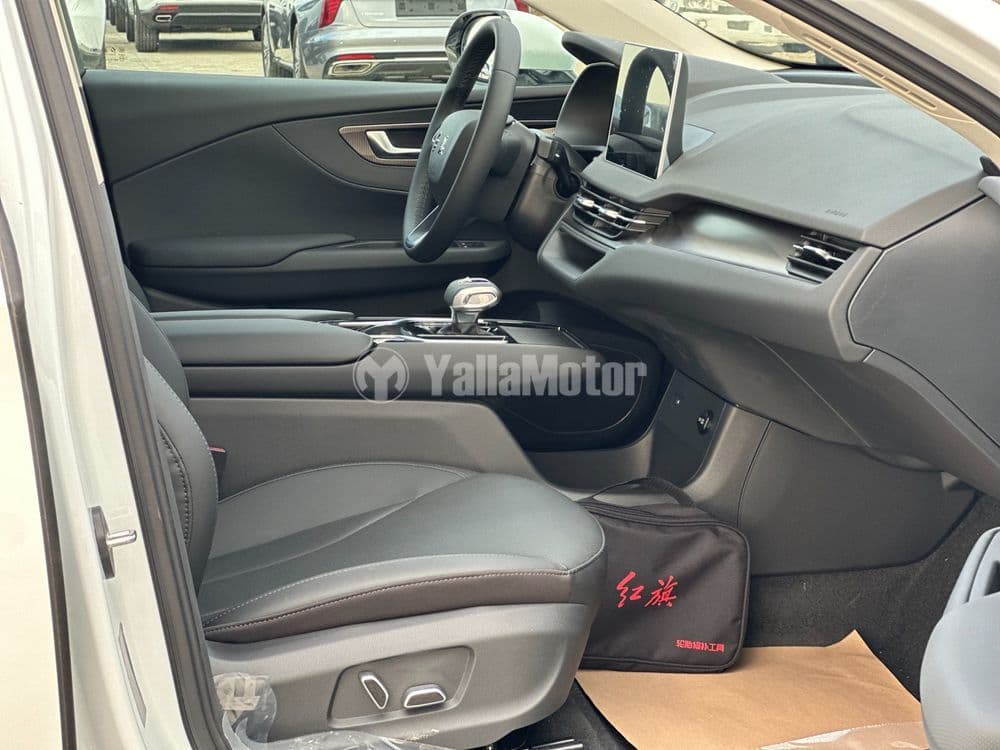 New Hongqi E-QM5 Luxury 2024