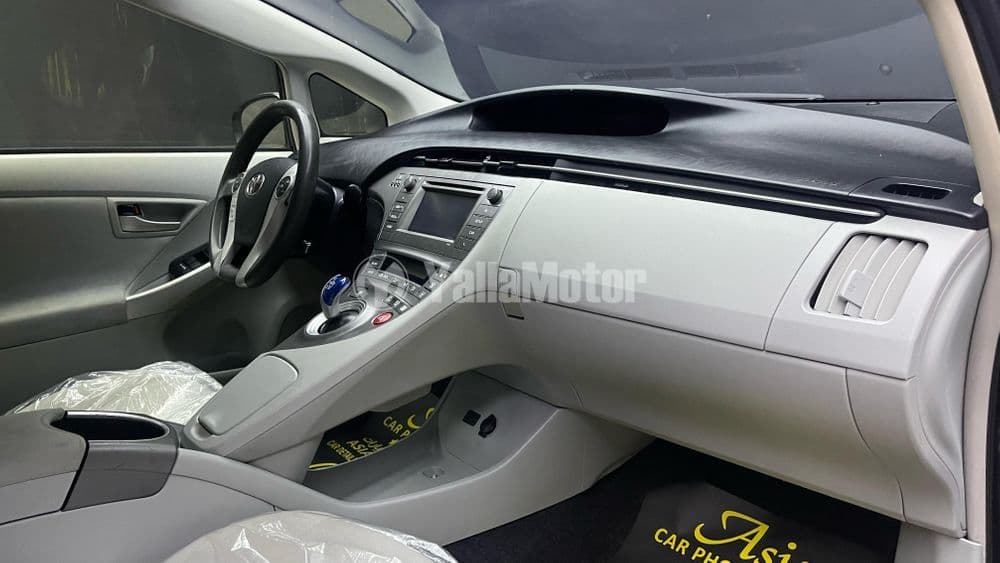 Used Toyota Prius 1.8 Iconic 2014