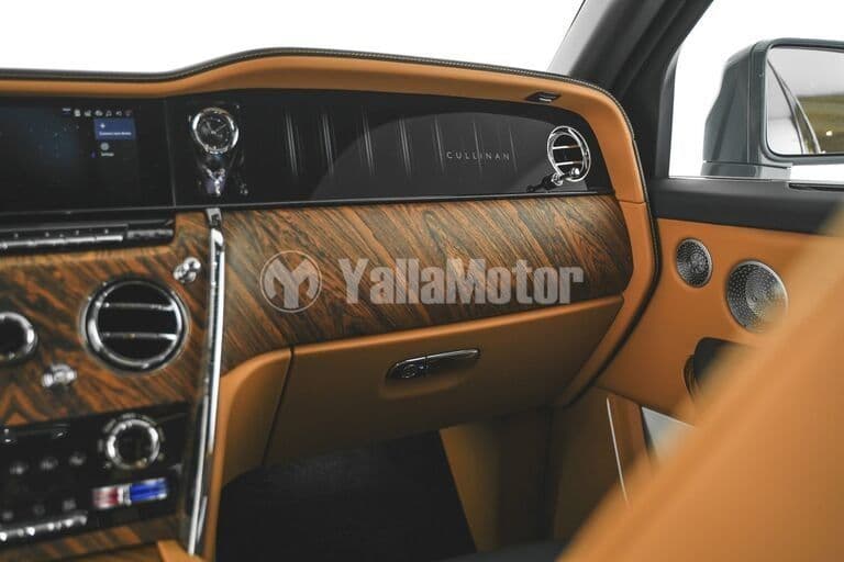 New Rolls Royce Cullinan 6.75L Twin-Turbo 563 HP 2025