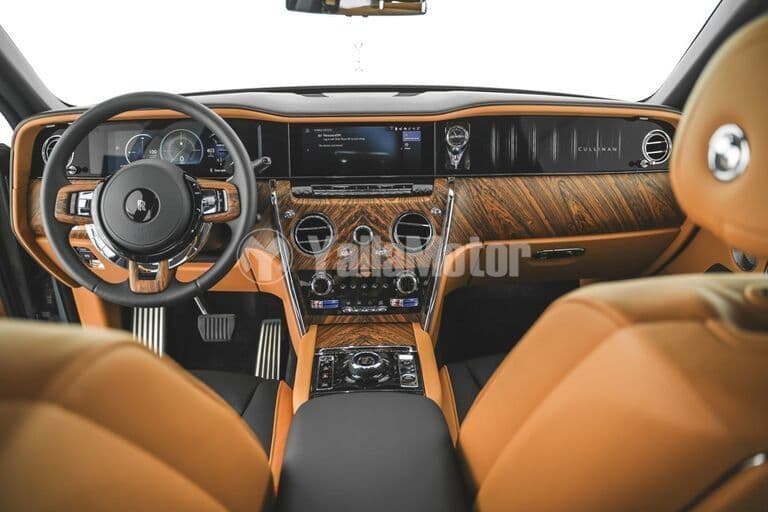 New Rolls Royce Cullinan 6.75L Twin-Turbo 563 HP 2025