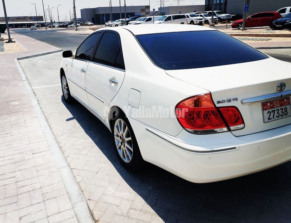 مستعملة تويوتا كامري 3.0L V6 2006