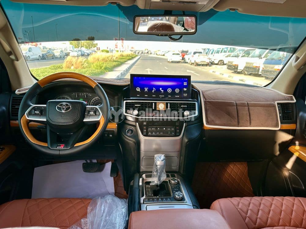 مستعملة تويوتا لاند كروز 5 Door 4.6L 2011