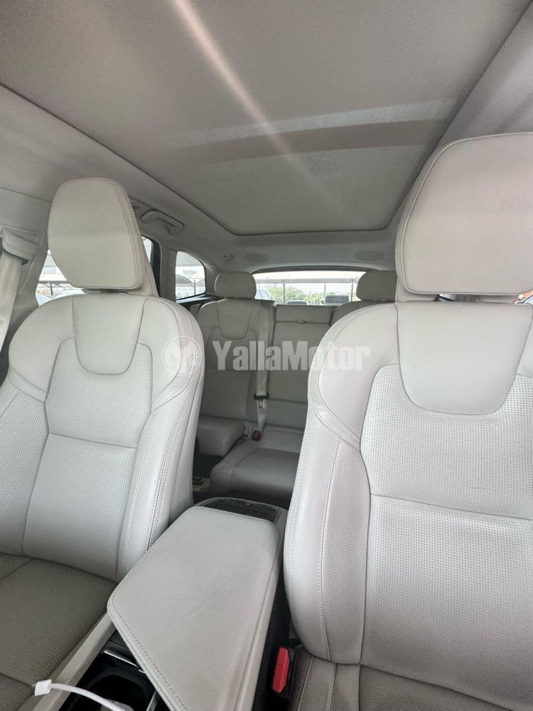 Used Volvo XC60 2.0 T6 AWD R Design 2023