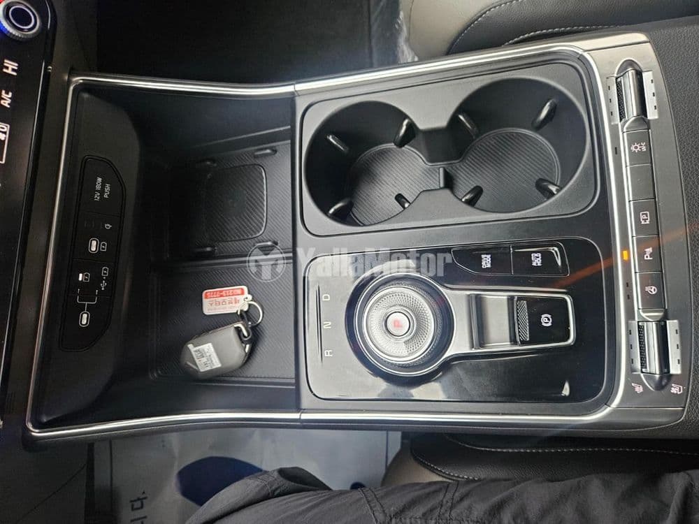 Used Kia Carnival 2025