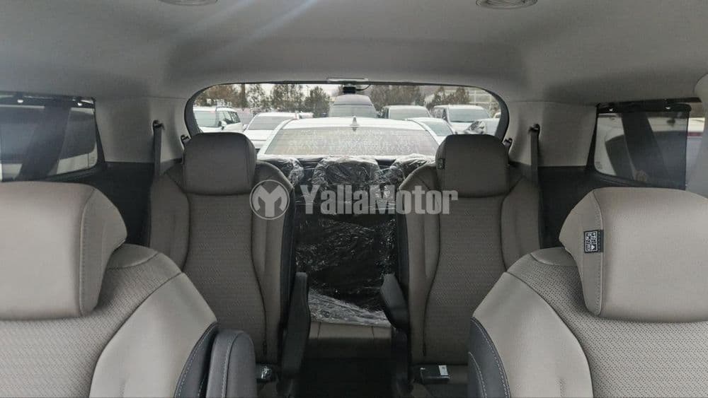 Used Kia Carnival 2025