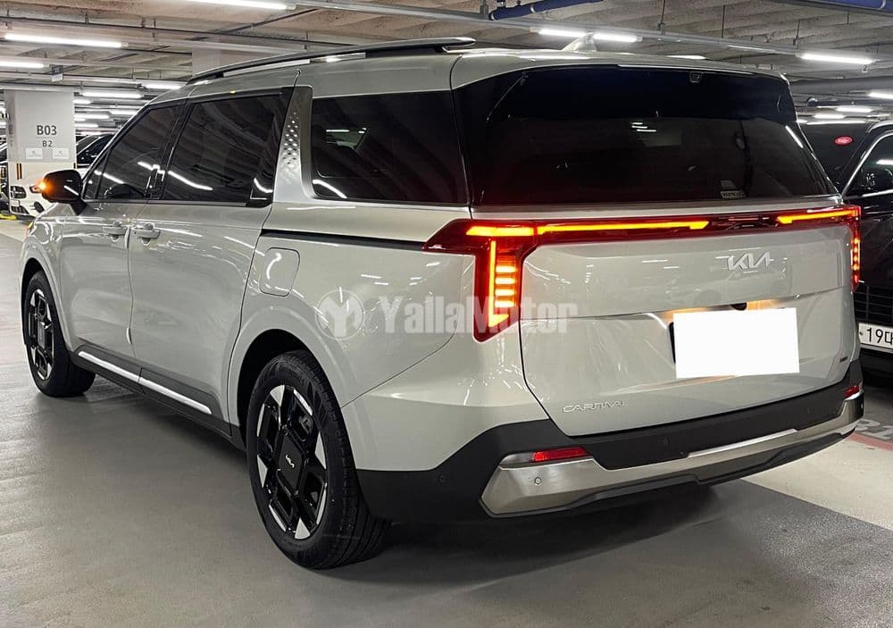 Used Kia Carnival 2025