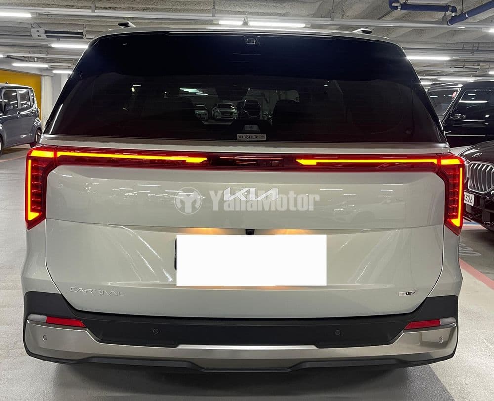 Used Kia Carnival 2025