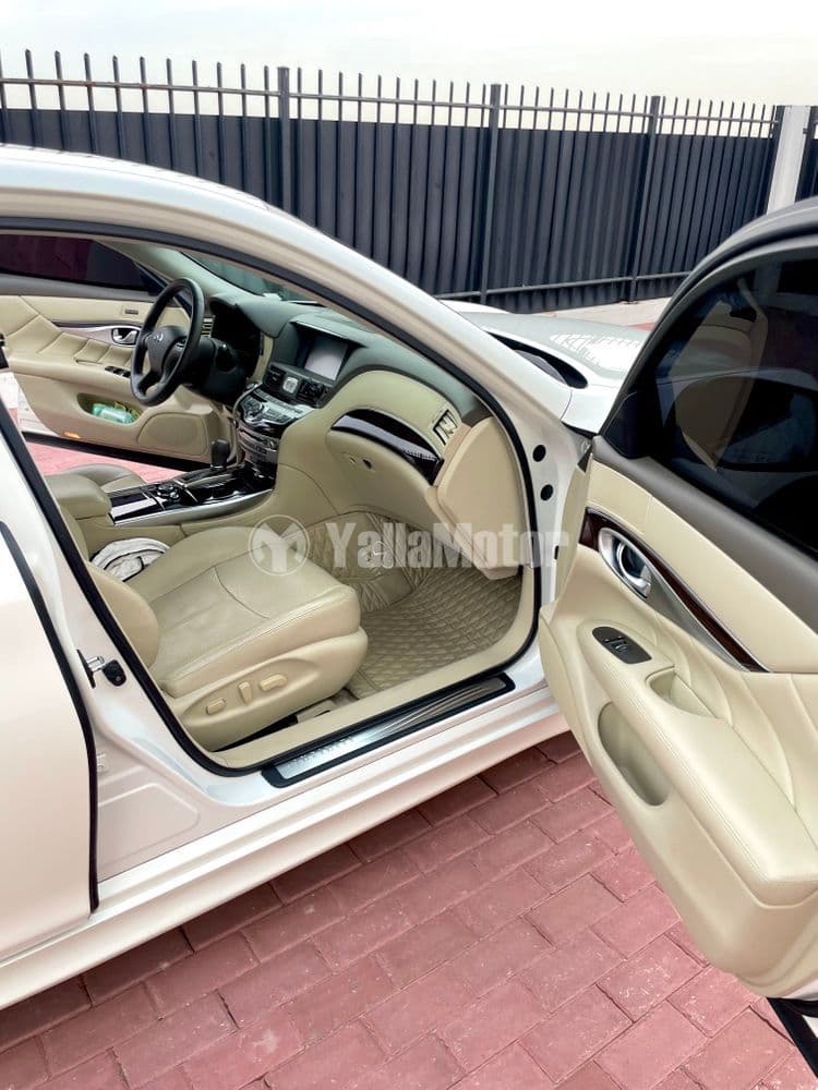 Used Infiniti Q70 3.7L Luxe 2019