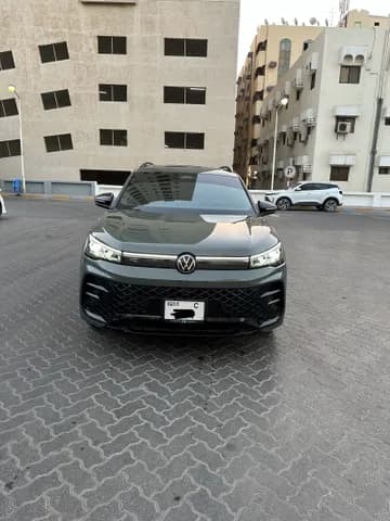 Used Volkswagen Tiguan 2.0L R-Line 2025