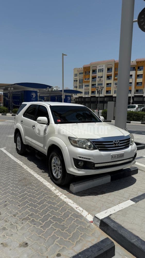 Used Toyota Fortuner 4.0L GXR 2015