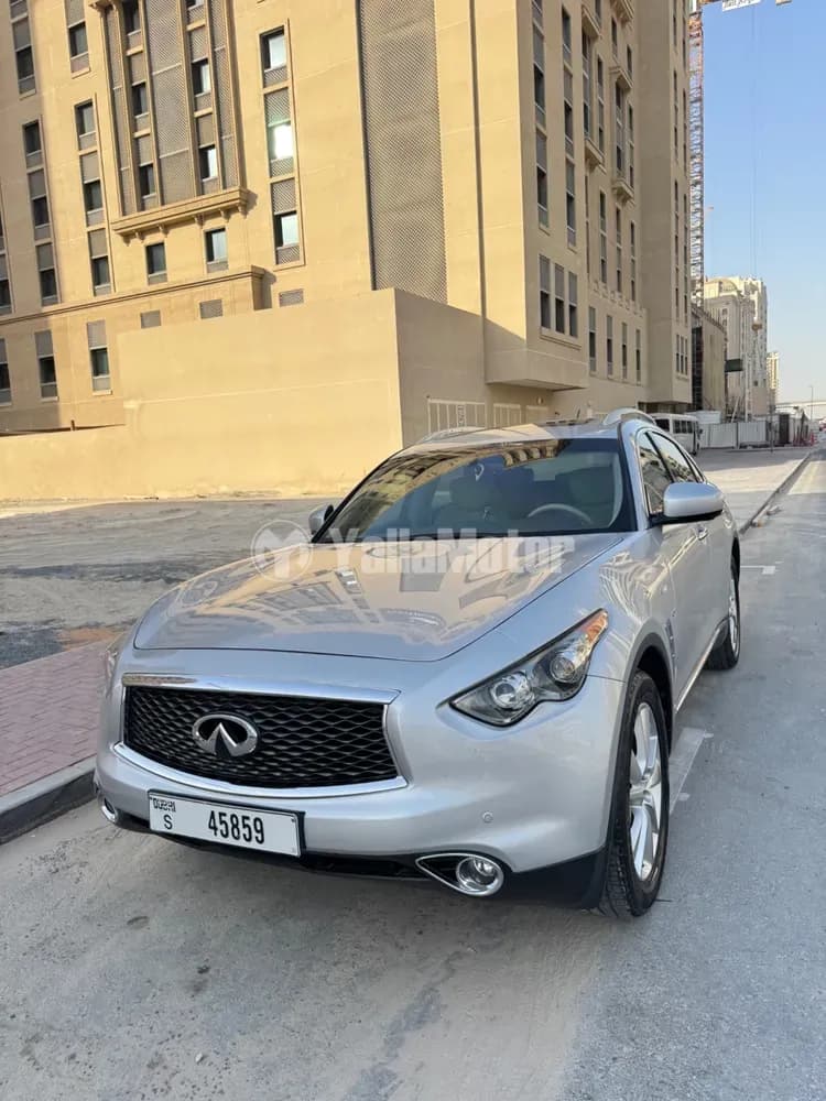 انفينيتي كيو اكس70 3.7L Luxe Sensory 2019 مستعملة