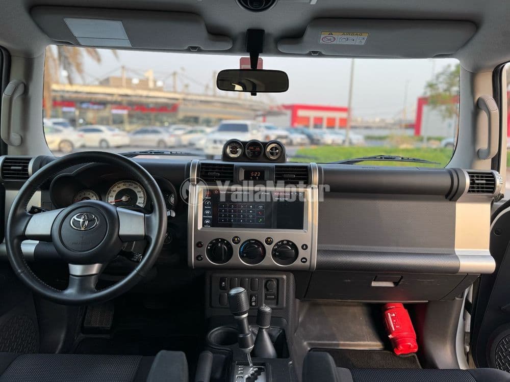 تويوتا اف جاي كروزر 4.0L 1 4WD 2022 مستعملة