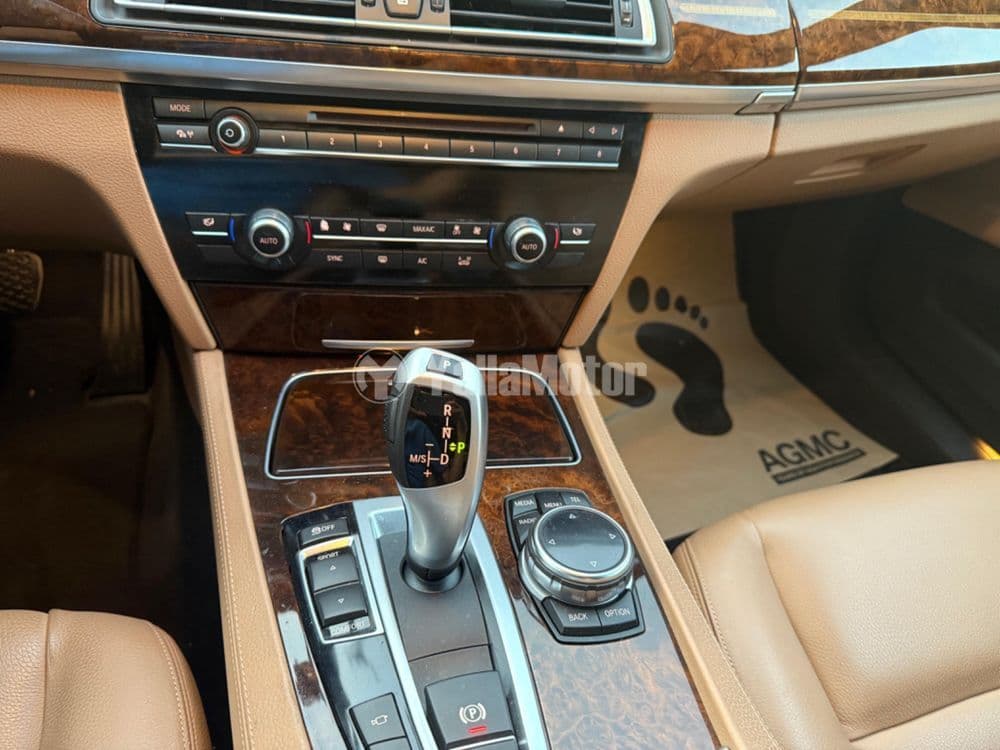 بي إم دبليو الفئة السابعة 730Li 2015 مستعملة