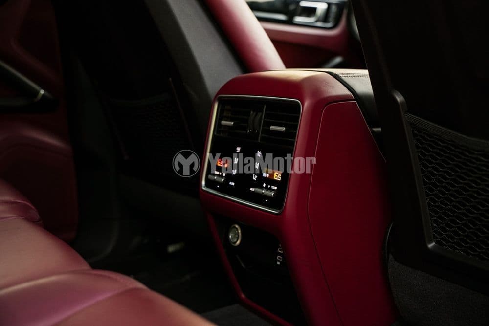 Used Porsche Cayenne Base 2023