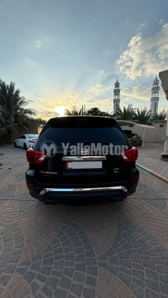 نيسان باثفايندر 3.5L SL 4WD 2017 مستعملة
