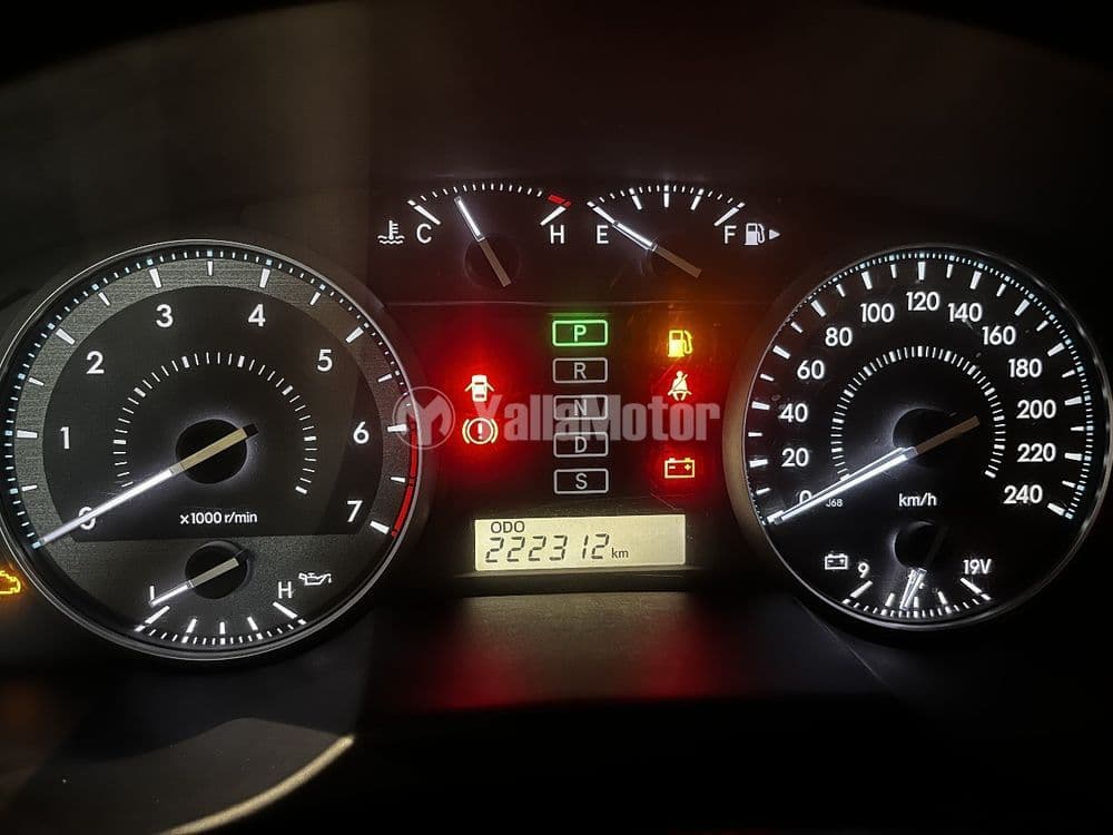 Used Toyota Land Cruiser 4.0L GXR 2013