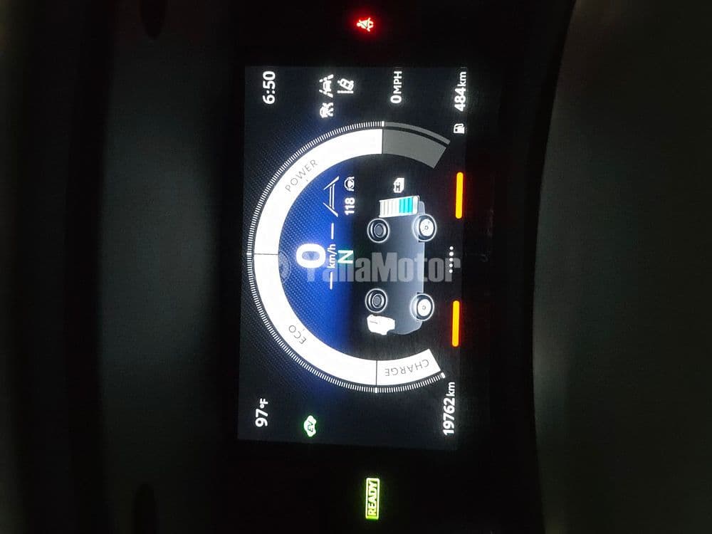 تويوتا كامري 2.5L LE Hybrid 212 HP 2025 مستعملة