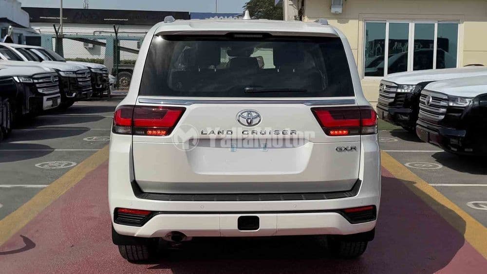 New Toyota Land Cruiser 4.0 GXR 2025