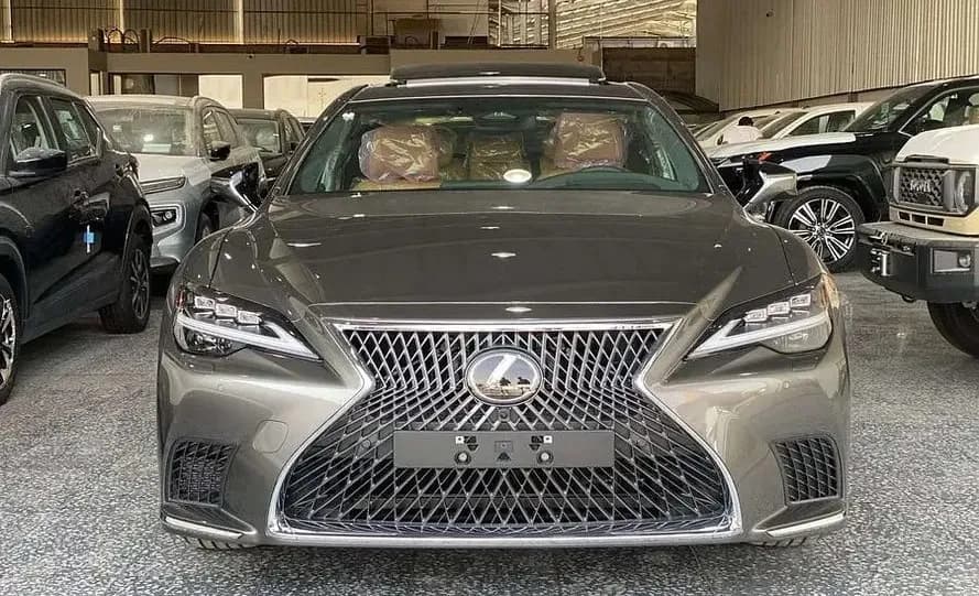 New Lexus LS 500h Hybrid 2024