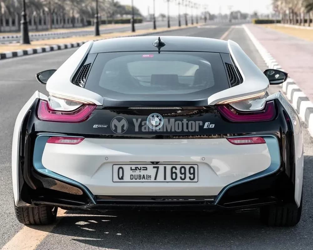 بي إم دبليو آي8 Plug-in Hybrid 2014 مستعملة