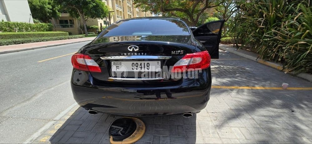 انفينيتي الفئة أم 2013 مستعملة