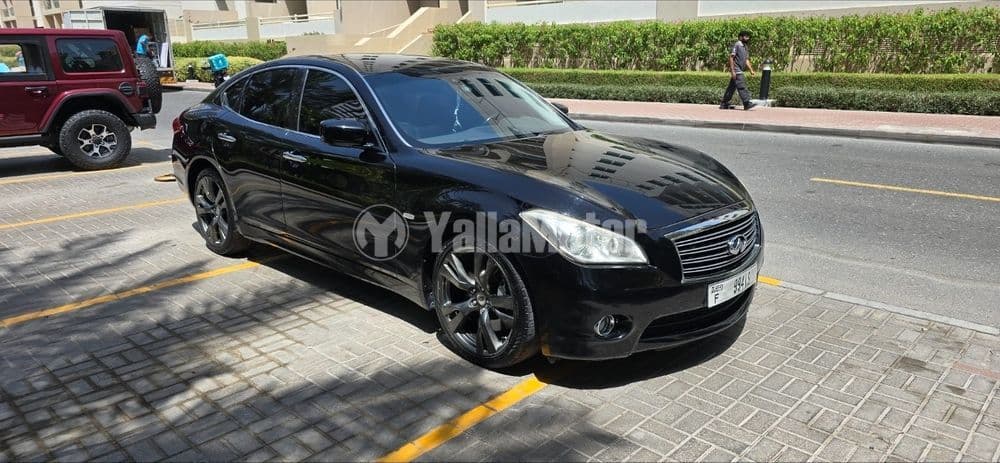 انفينيتي الفئة أم 2013 مستعملة