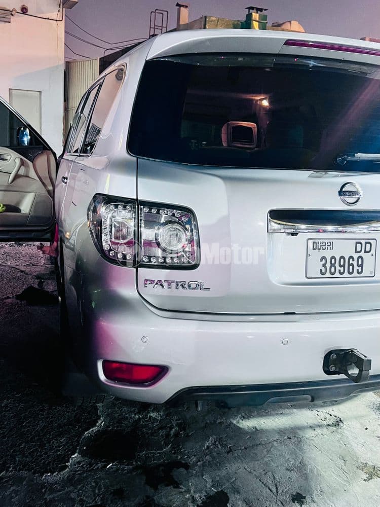 مستعملة نيسان باترول 5.6L LE Platinum 2011