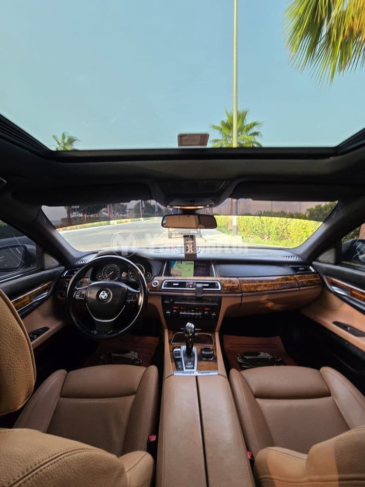 بي إم دبليو الفئة السابعة 730Li 2015 مستعملة