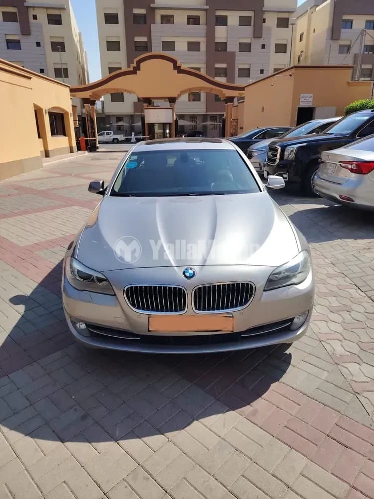 بي إم دبليو الفئة الخامسة 520i 2012 مستعملة