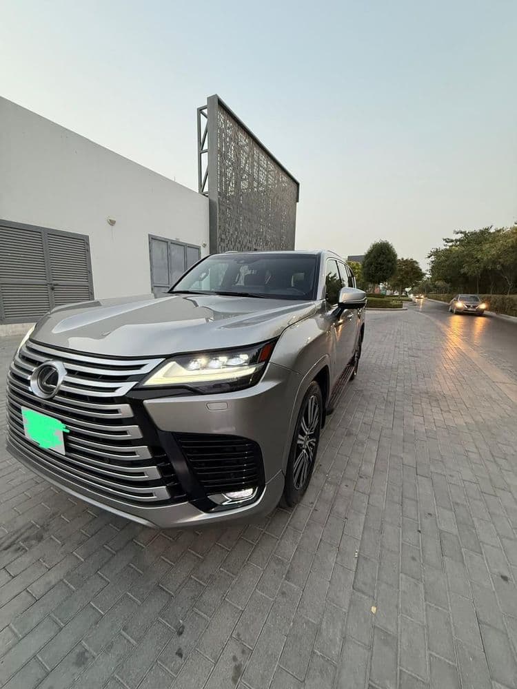 مستعملة لكزس إل إكس 600 Signature AWD 7-Seats 2022