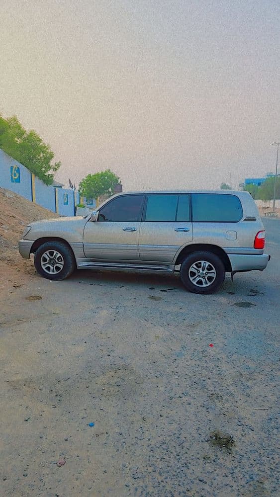 Used Lexus LX 570 5 door 5.7L 2002