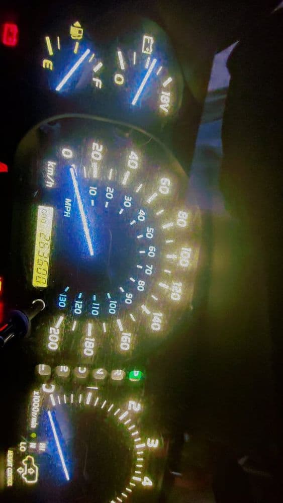 Used Lexus LX 570 5 door 5.7L 2002