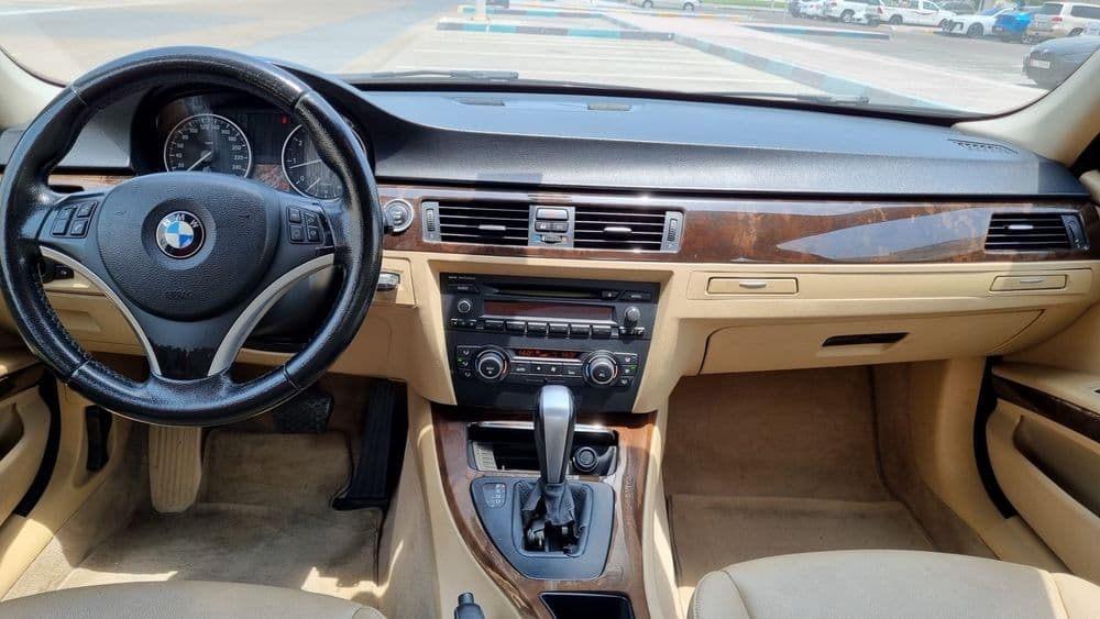 بي إم دبليو الفئة الثالثة 2016 323i 2010 مستعملة