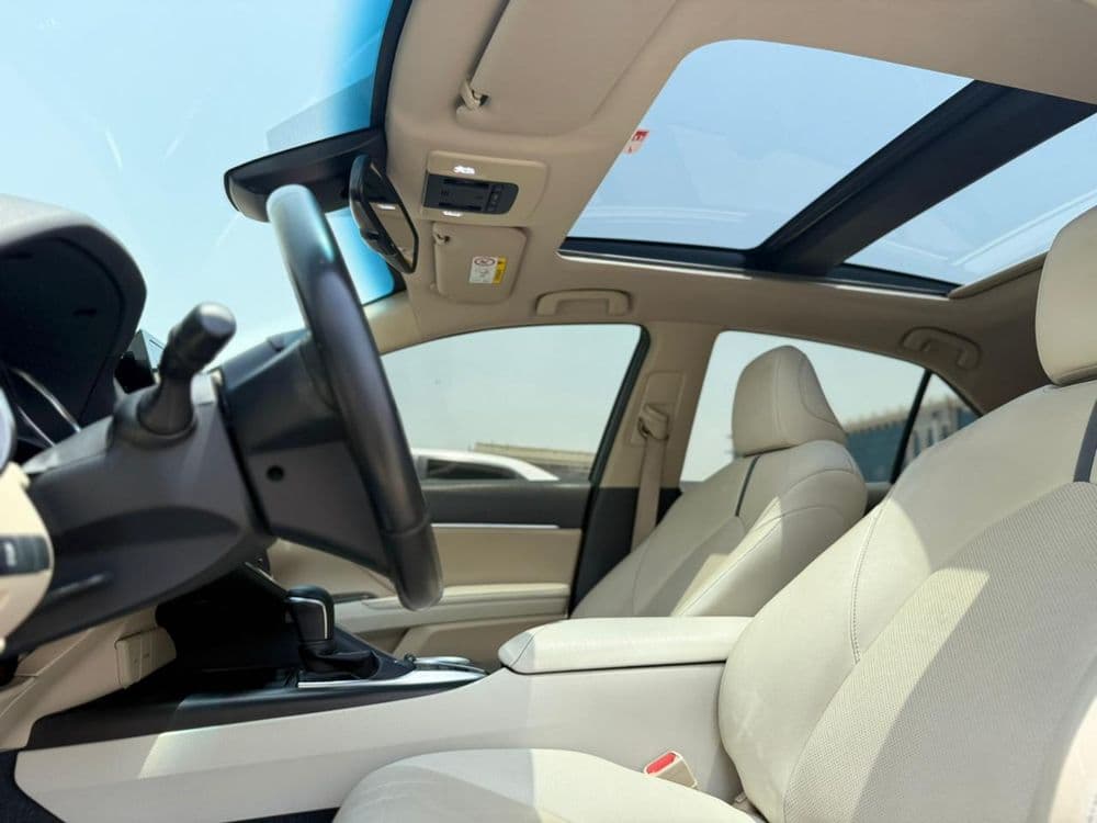 تويوتا كامري 2.5L GLE 204 HP w/ Sunroof 2022 مستعملة