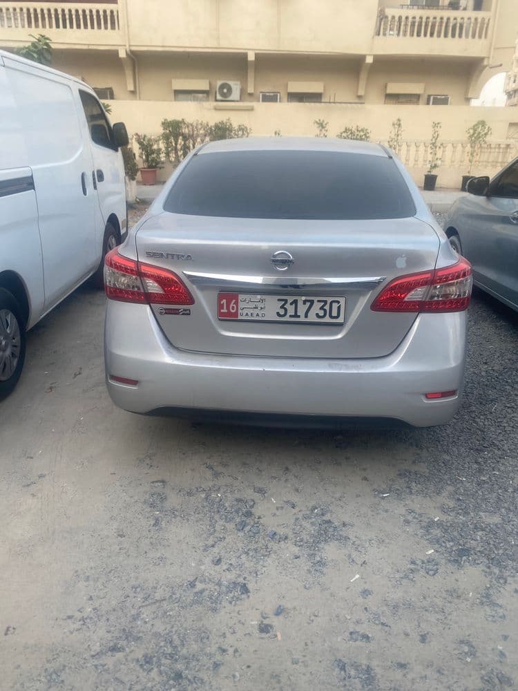 نيسان سنترا 1.8L Sedan 2015 مستعملة