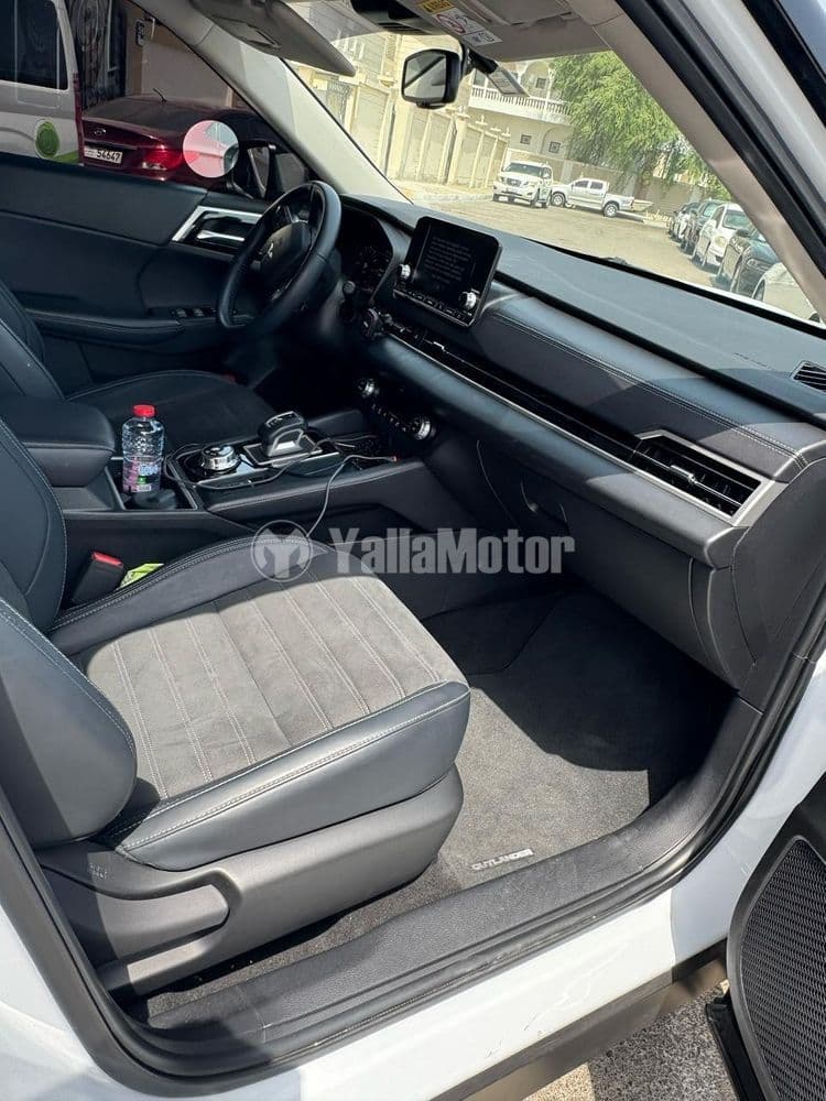ميتسوبيشي أوتلاندر 2.5L GLX Full Option AWD 2024 مستعملة