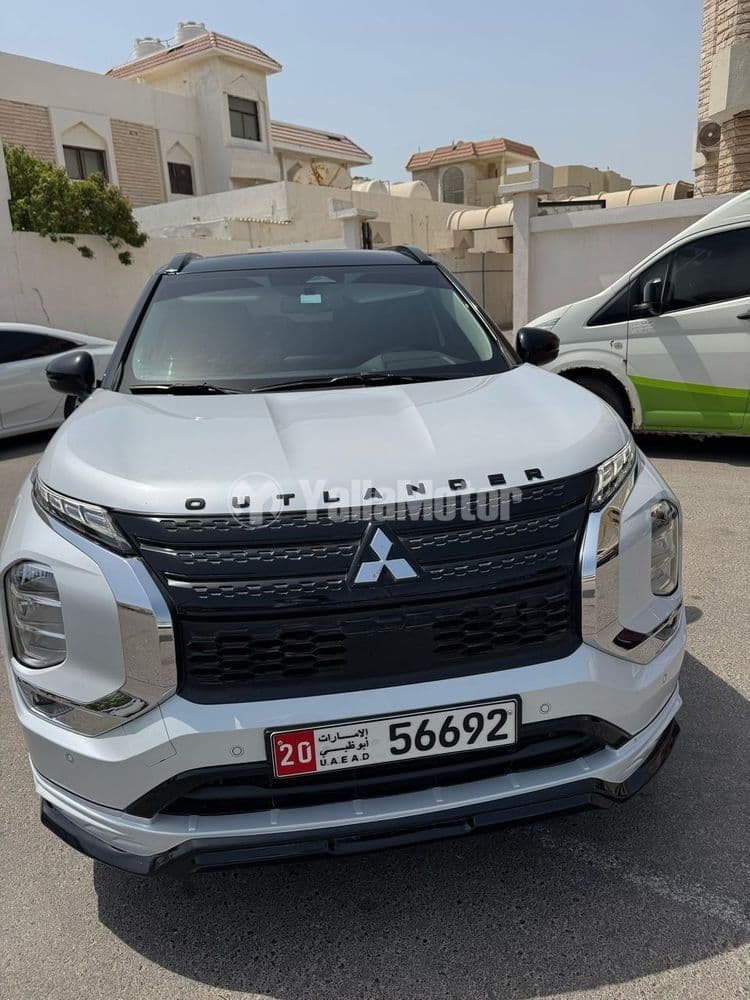 ميتسوبيشي أوتلاندر 2.5L GLX Full Option AWD 2024 مستعملة