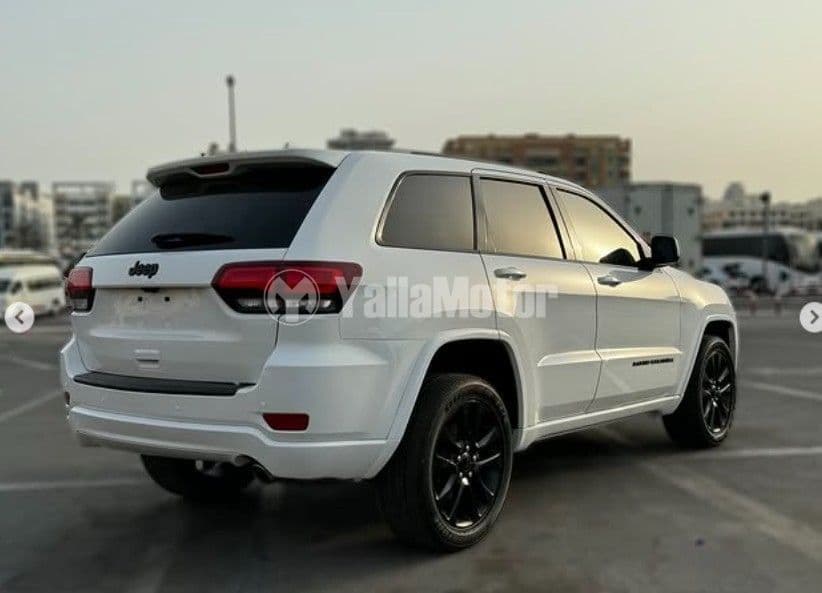 مستعملة جيب جيب جراند شيروكي لاريدو 2021