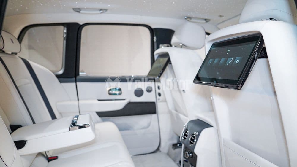 Used رولز رويس كولينان 6.75L Twin-Turbo 563 HP 2025