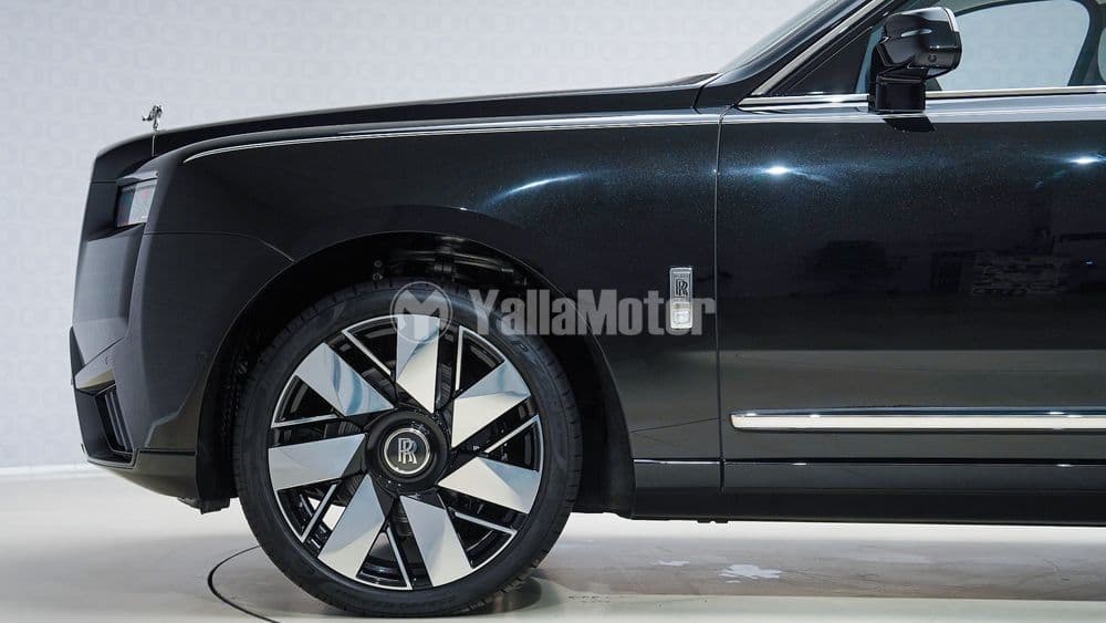 Used رولز رويس كولينان 6.75L Twin-Turbo 563 HP 2025