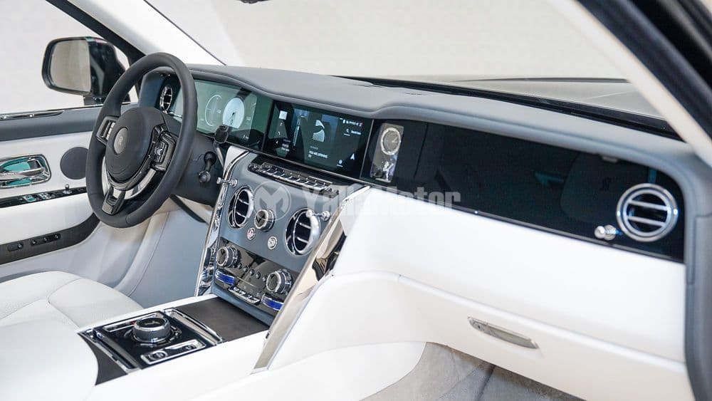 Used رولز رويس كولينان 6.75L Twin-Turbo 563 HP 2025