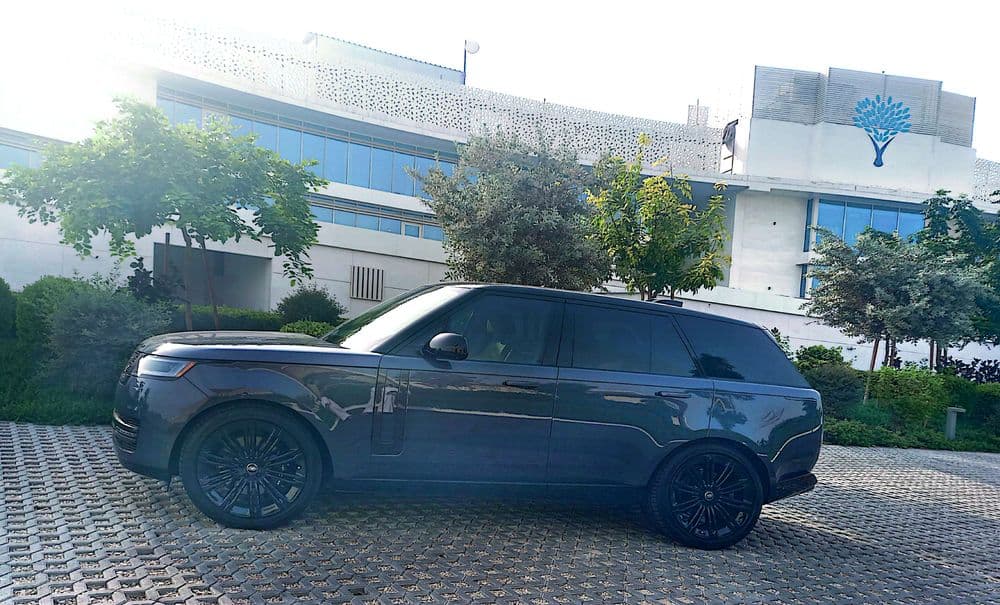 مستعملة لاند روفر رنج روفر 4.4T First Edition 530PS 2024