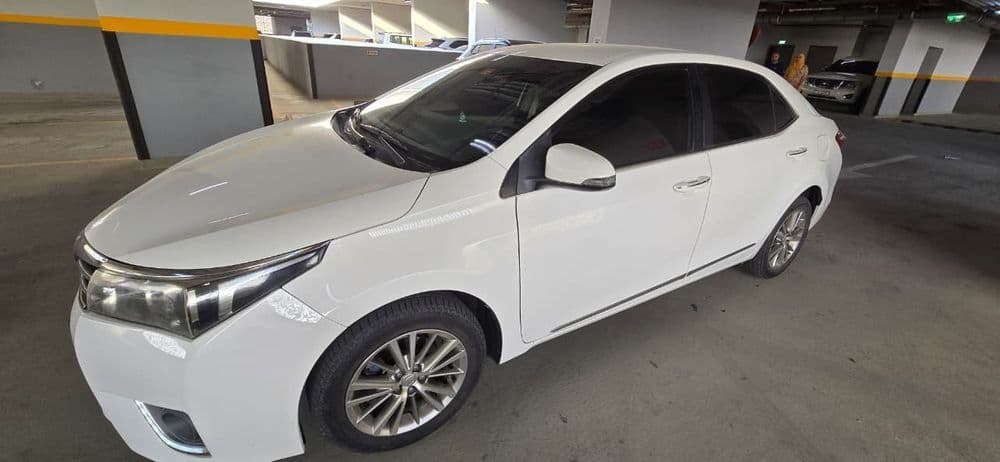 تويوتا كورولا 1.6L SE 2014 مستعملة