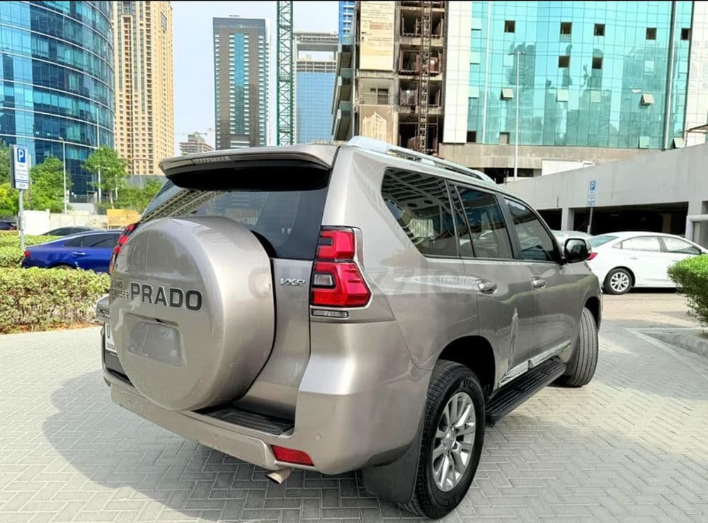 تويوتا لاند كروزر برادو 2.7L VXR 2018 مستعملة