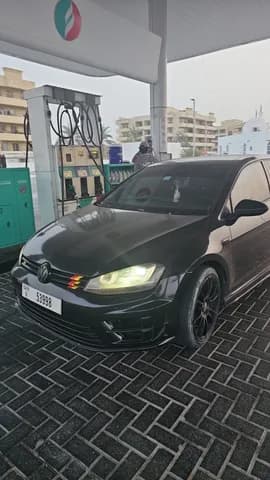 Used Volkswagen Golf R 2.0 TSI AWD 2015 Used Volkswagen Golf R 2.0 TSI AWD 2015 used_cars.forSale